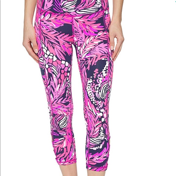 Lilly Pulitzer Pants - Lilly Pulitzer Luxletics Weekender Cropped Legging
